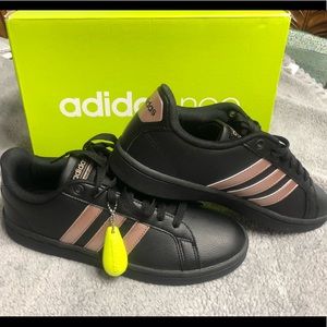 Adidas tennis shoes
